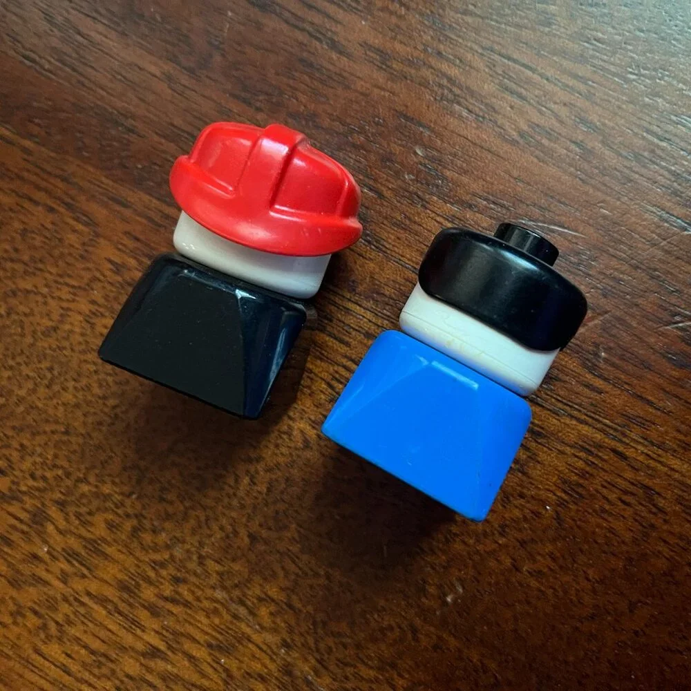 Duplo vintage fire and police pieces